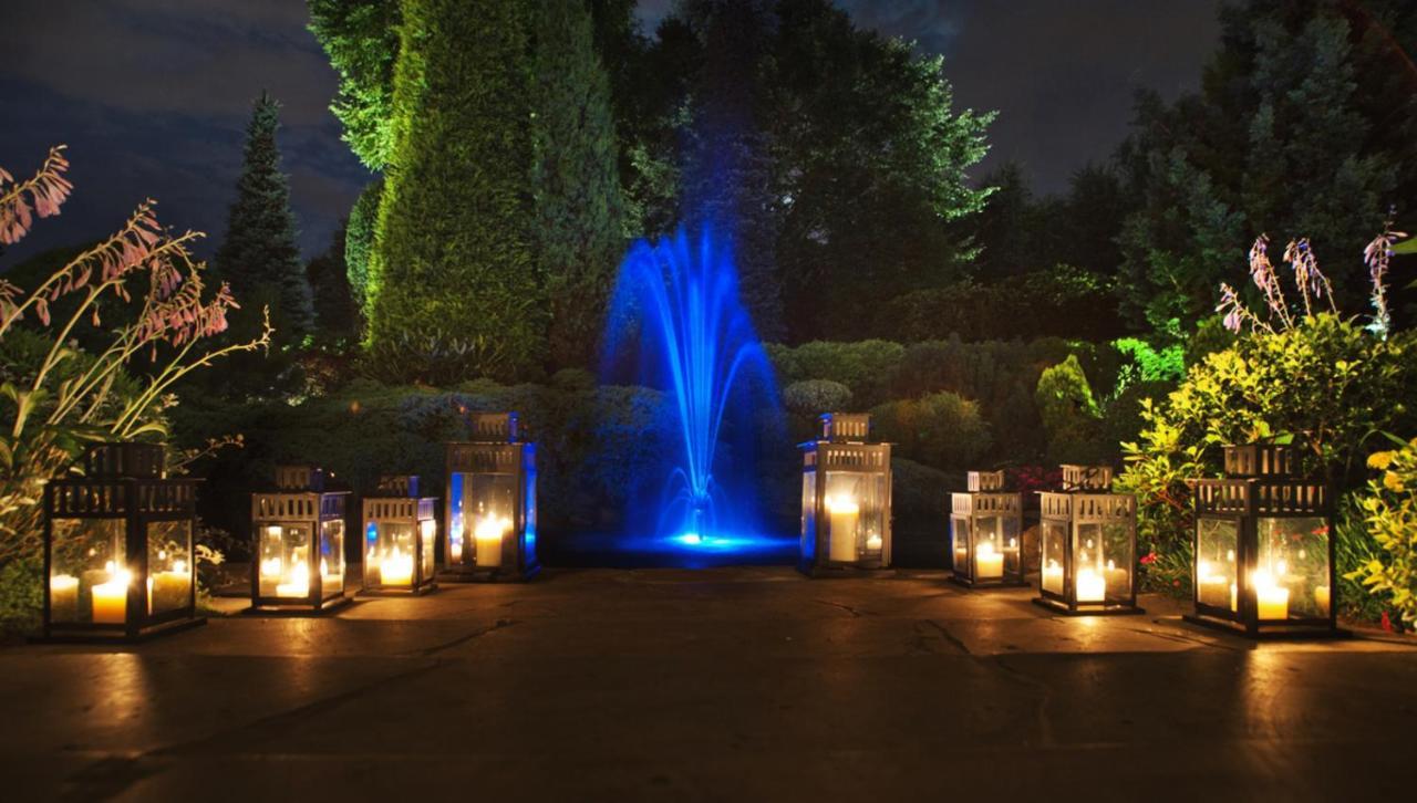 Booking Hotel & Spa Krakow Exterior photo Fountain at night